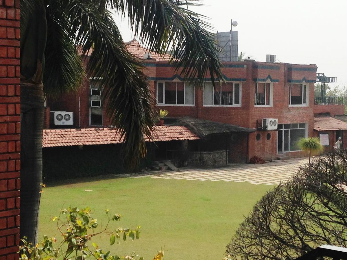Hotel North Park Panchkula Extérieur photo