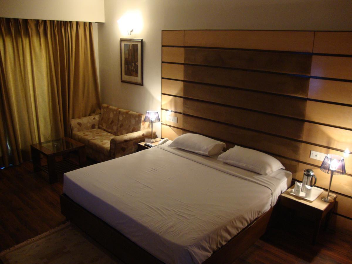 Hotel North Park Panchkula Extérieur photo