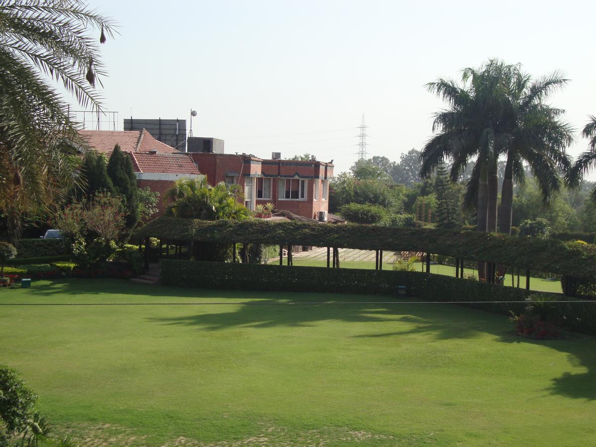 Hotel North Park Panchkula Extérieur photo