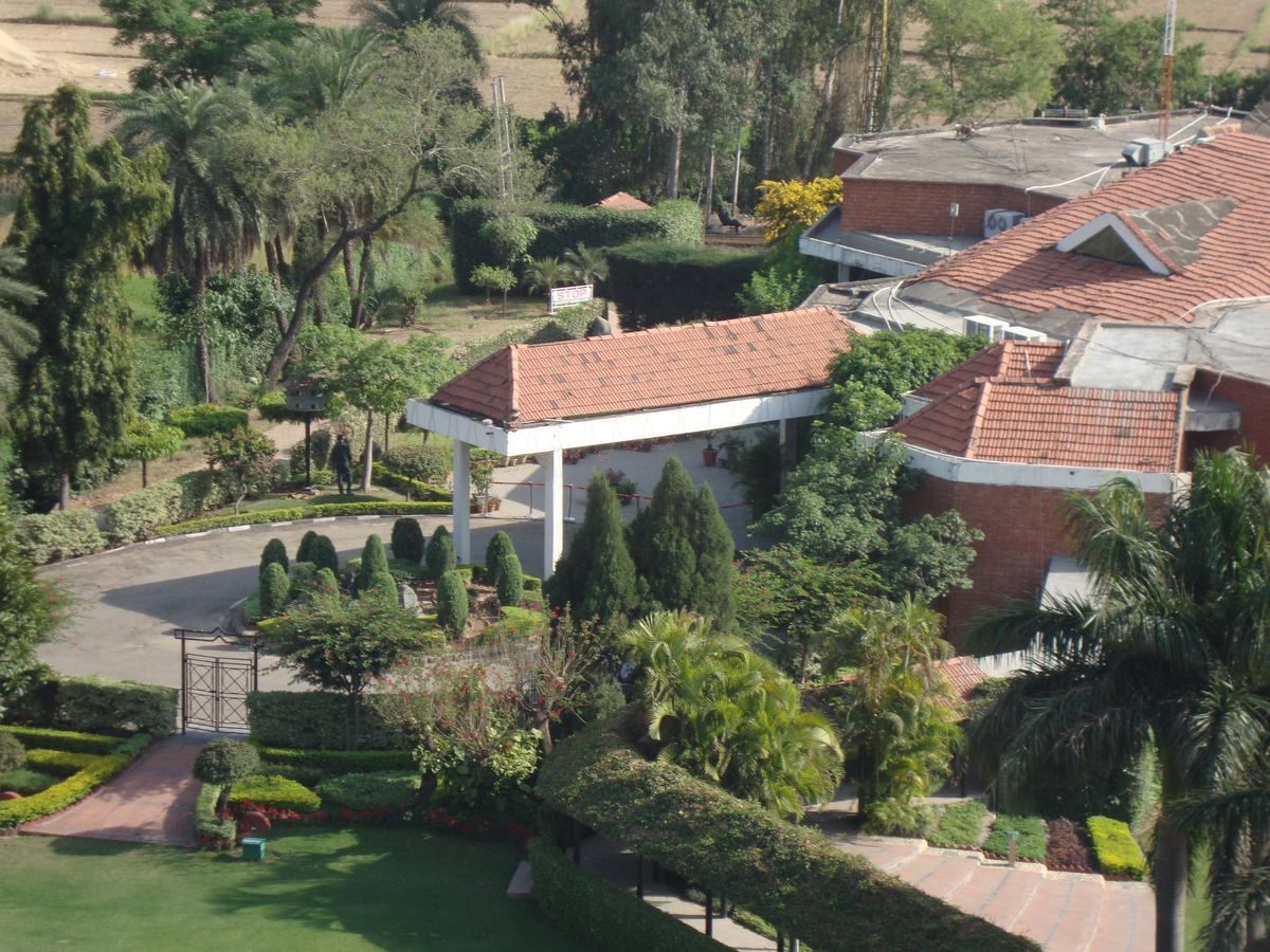 Hotel North Park Panchkula Extérieur photo