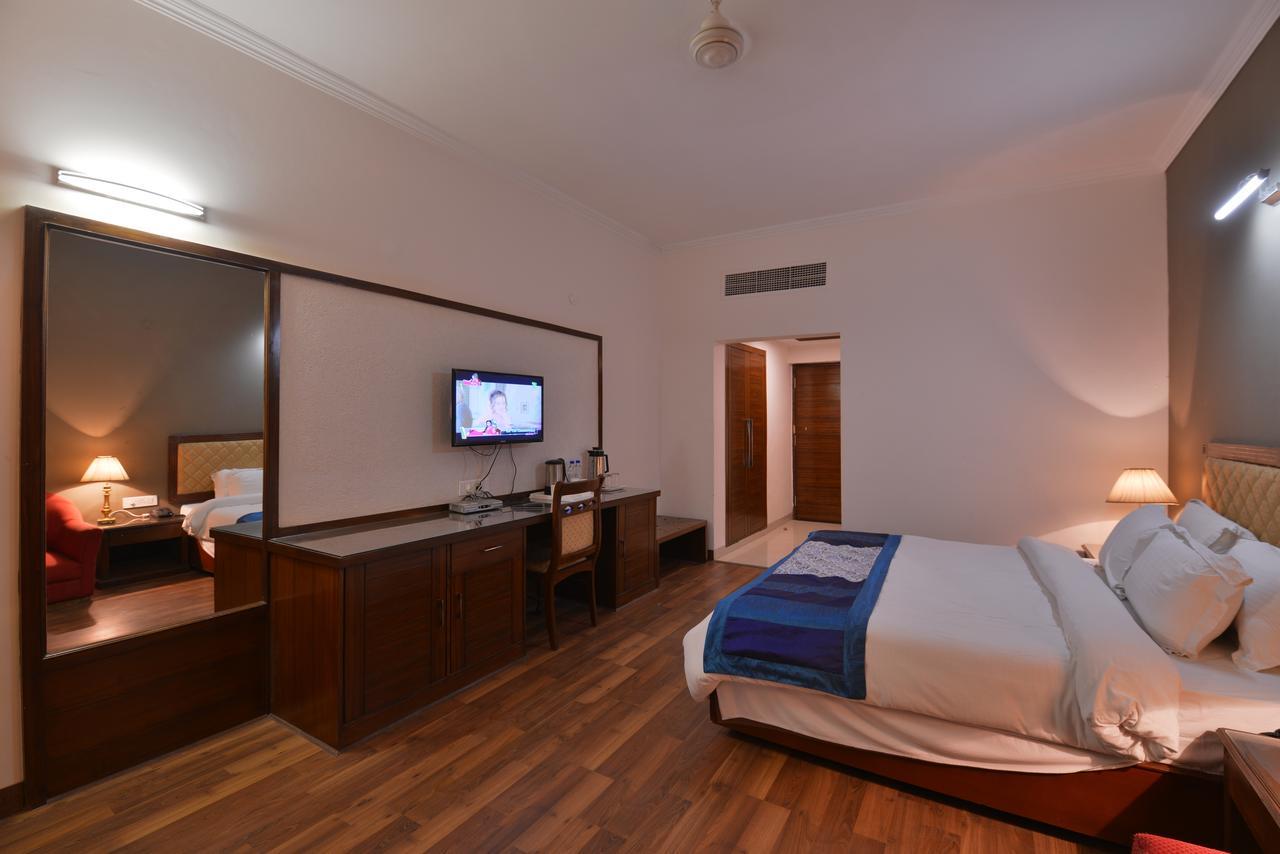 Hotel North Park Panchkula Extérieur photo